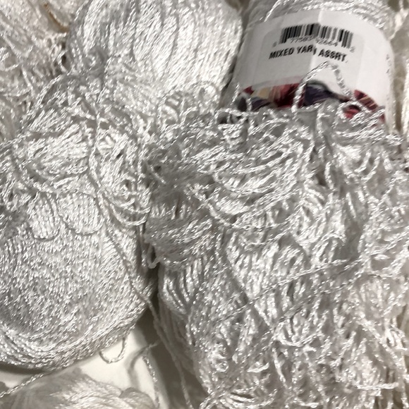 11+ 🌸NEW🌸. YARN ALL WHITE Or Tangled re-Banded - Picture 5 of 8